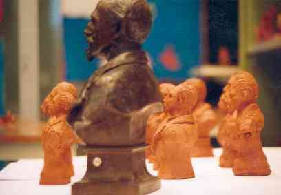 Le mod&egrave;le et ses petits fr&egrave;res